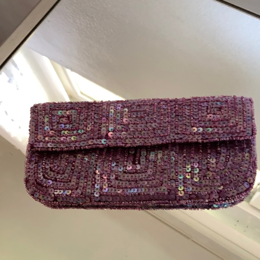 Small sequined clutch